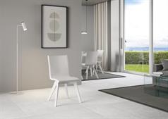 Sedia Trudy gambe bianche, cuscino bianco