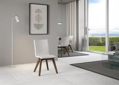 Sedia Trudy gambe noce, cuscino bianco